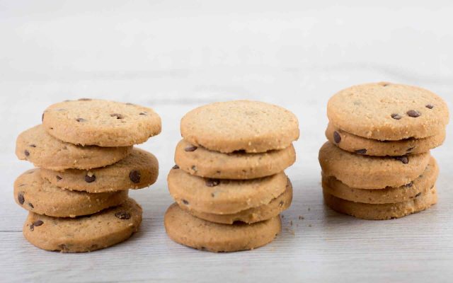 Biscuiti cu ciocolata Biscuiti cu ciocolata